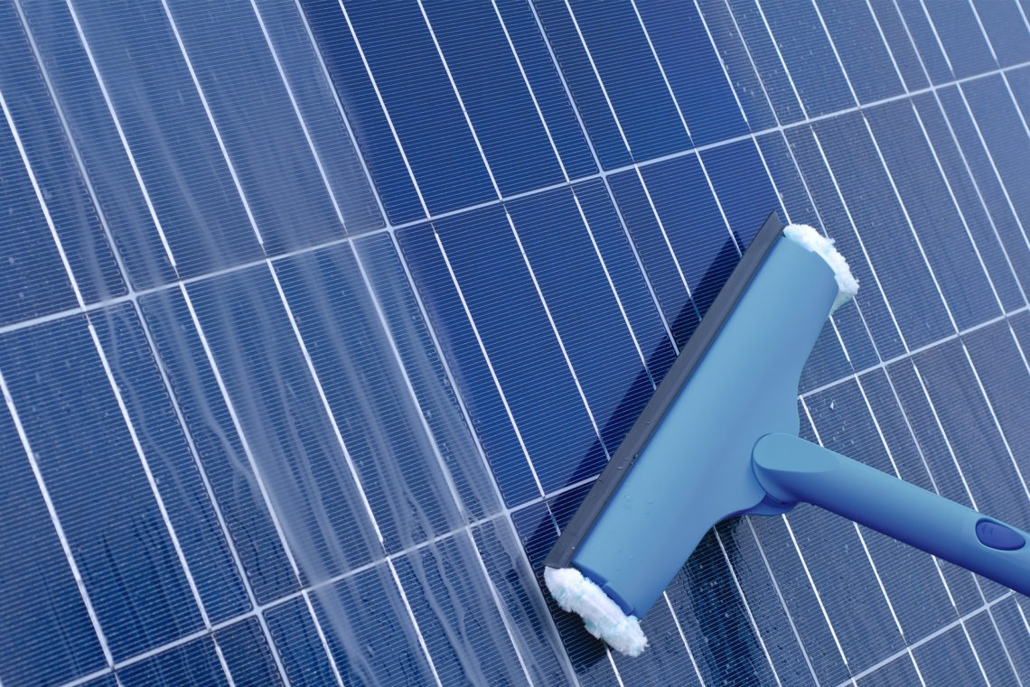zonnepanelen schoonmaken